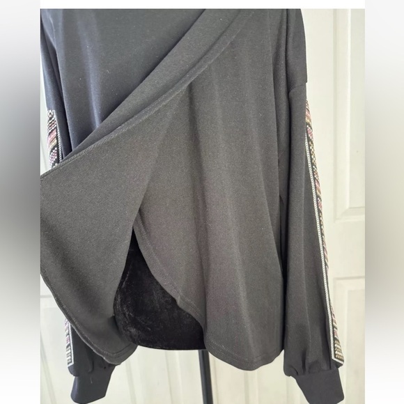 Savanna Jane Top 1X Slouchy Turtleneck Black Shirt Embroidered Boho Tulip Hem - Picture 5 of 9